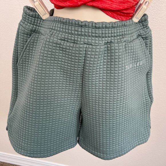 Quilted Cloud Shorts - THE JUBILEE APPAREL - Picture 5 of 7